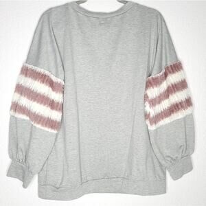 Wonderland by Orange Sweatshirt Faux Fur Sleeves